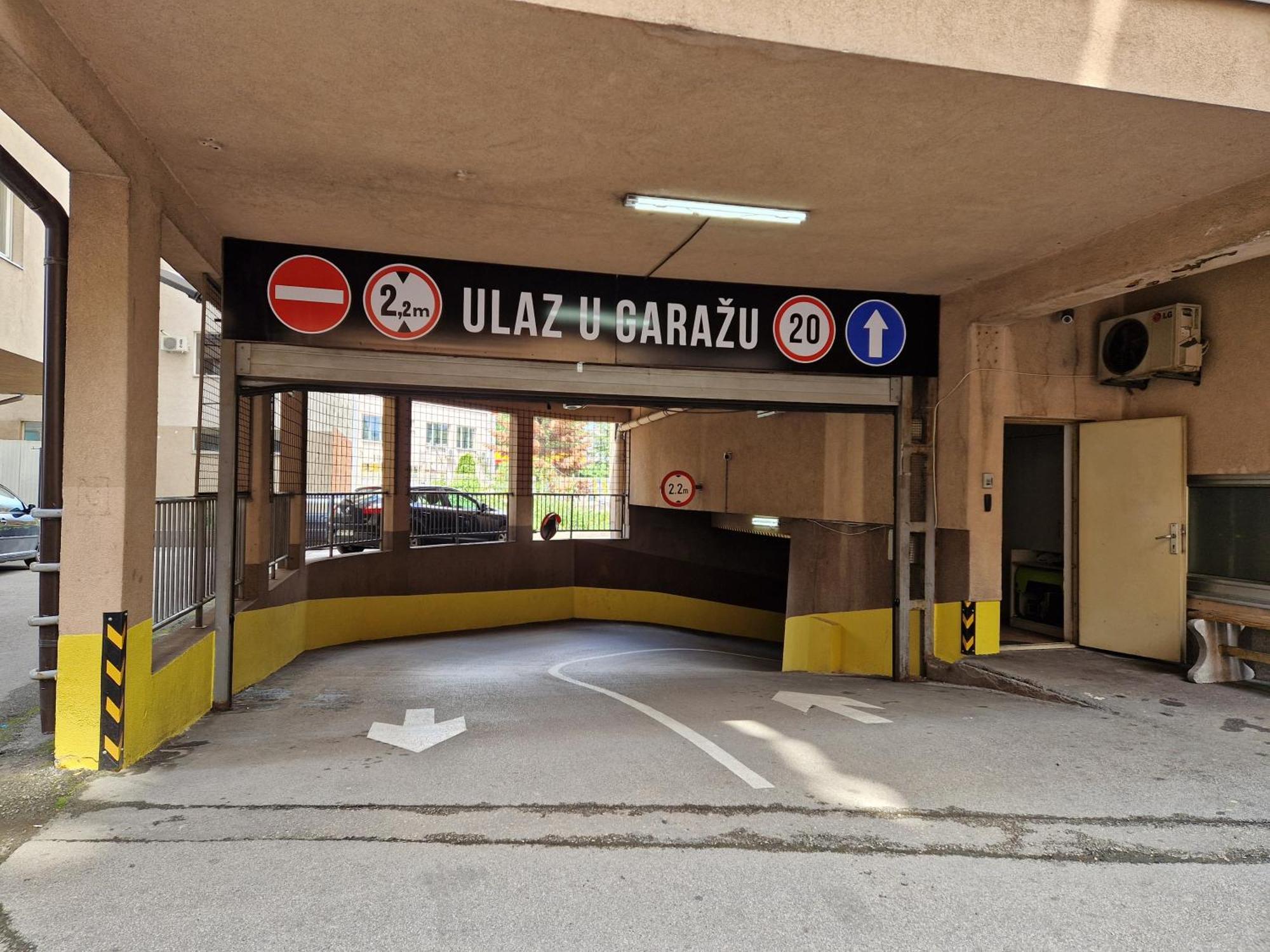 Apartment Pacifik Lux & Private Garage Sarajevo